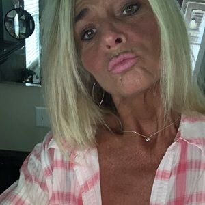 Meet your Posher, Michele